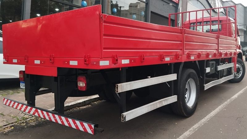 Volkswagen 13190 VW 3-190 E Worker Carr Metálica 2013/2013 CAMINHÕES & CAMIONETAS PASSO FUNDO / Carros no Vale