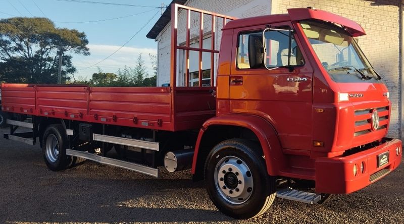 Volkswagen 13190 VW 3-190 E Worker Carr Metálica 2013/2013 CAMINHÕES & CAMIONETAS PASSO FUNDO / Carros no Vale