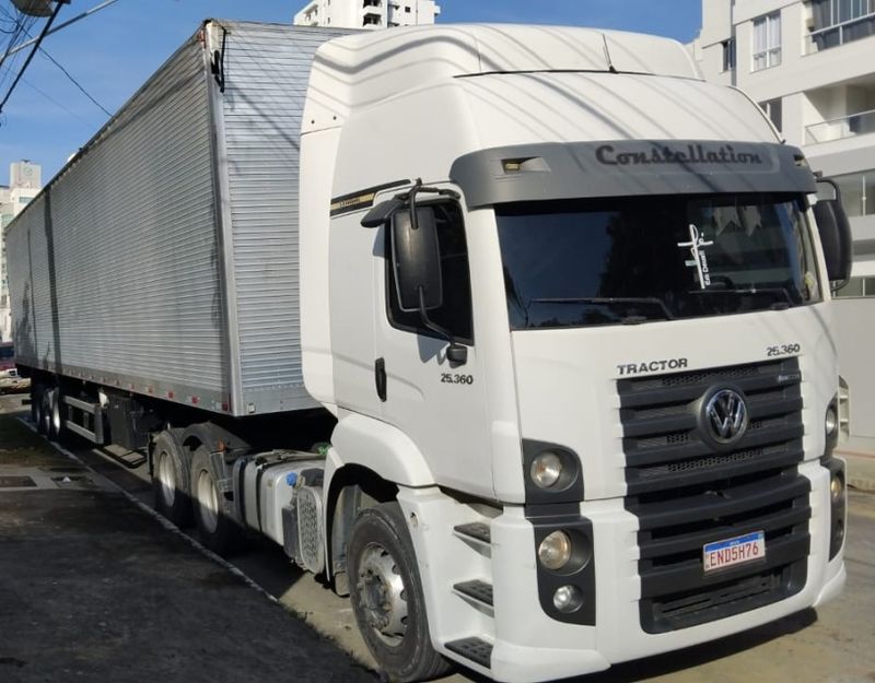 Volkswagen 25-360 Constel 6×2 Tractor (E5) + Guerra 2024 2019/2020 CAMINHÕES & CAMIONETAS PASSO FUNDO / Carros no Vale