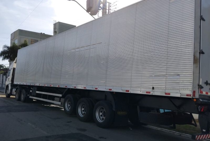 Volkswagen 25-360 Constel 6×2 Tractor (E5) + Guerra 2024 2019/2020 CAMINHÕES & CAMIONETAS PASSO FUNDO / Carros no Vale
