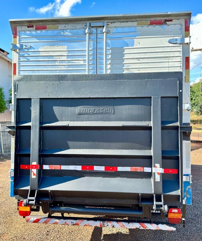 Volkswagen 8120 VW 8-120 Euro3 Worker Baú C Rampa 2005/2005 CAMINHÕES & CAMIONETAS PASSO FUNDO / Carros no Vale