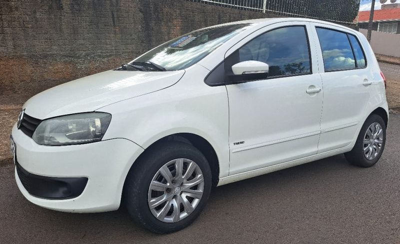 Volkswagen FOX 1.0 MI 8V FLEX 4P MANUAL 2012/2012 CAMINHÕES & CAMIONETAS PASSO FUNDO / Carros no Vale