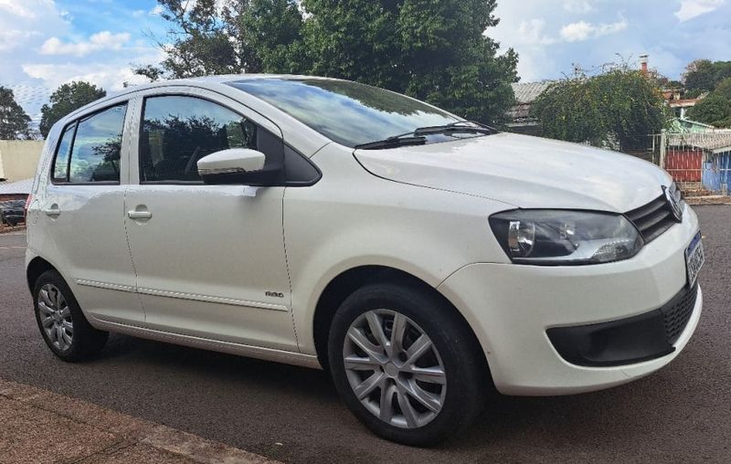 Volkswagen FOX 1.0 MI 8V FLEX 4P MANUAL 2012/2012 CAMINHÕES & CAMIONETAS PASSO FUNDO / Carros no Vale