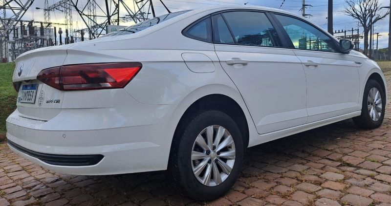 Volkswagen VIRTUS 1.0 200 TSI COMFORTLINE AUTOMÁTICO 2018/2018 CAMINHÕES & CAMIONETAS PASSO FUNDO / Carros no Vale