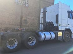 Volvo FH 460 FH-460 6×2 2p (E5) 2013/2013 CAMINHÕES & CAMIONETAS PASSO FUNDO / Carros no Vale