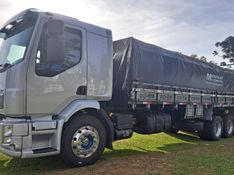 Volvo VM 270 6×2 Graneleiro 2013/2013 CAMINHÕES & CAMIONETAS PASSO FUNDO / Carros no Vale