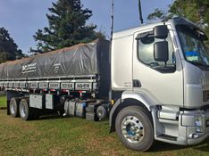 Volvo VM 270 6×2 Graneleiro 2013/2013 CAMINHÕES & CAMIONETAS PASSO FUNDO / Carros no Vale