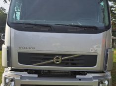 Volvo VM 270 6×2 Graneleiro 2013/2013 CAMINHÕES & CAMIONETAS PASSO FUNDO / Carros no Vale