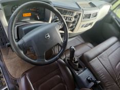 Volvo VM 270 6×2 Graneleiro 2013/2013 CAMINHÕES & CAMIONETAS PASSO FUNDO / Carros no Vale