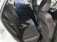 Ford FIESTA 1.6 SE HATCH 16V FLEX 4P POWERSHIFT 2017/2017 ADVANT AUTOMÓVEIS CAXIAS DO SUL / Carros no Vale