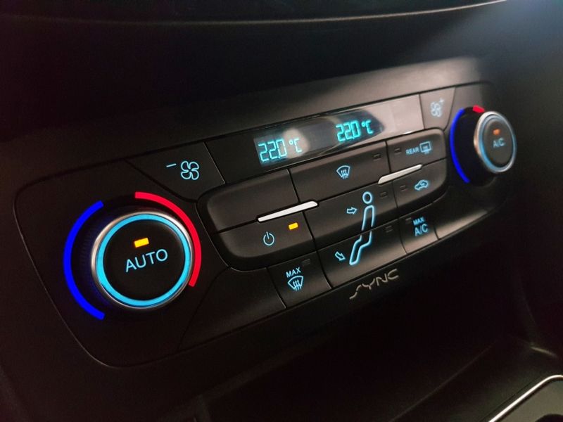Ford FOCUS 2.0 TITANIUM 16V FLEX 4P POWERSHIFT 2016/2016 ADVANT AUTOMÓVEIS CAXIAS DO SUL / Carros no Vale