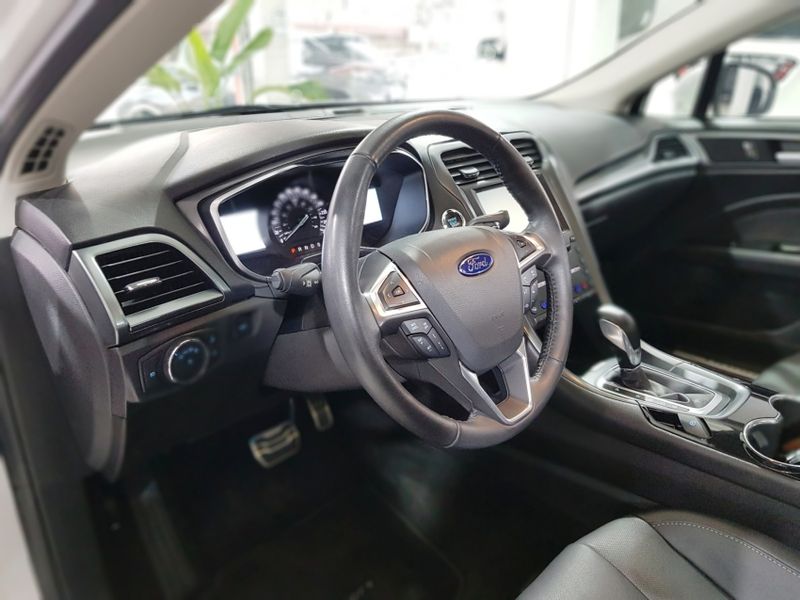 Ford FUSION 2.0 TITANIUM AWD 16V GASOLINA 4P AUTOMÁTICO 2015/2016 ADVANT AUTOMÓVEIS CAXIAS DO SUL / Carros no Vale