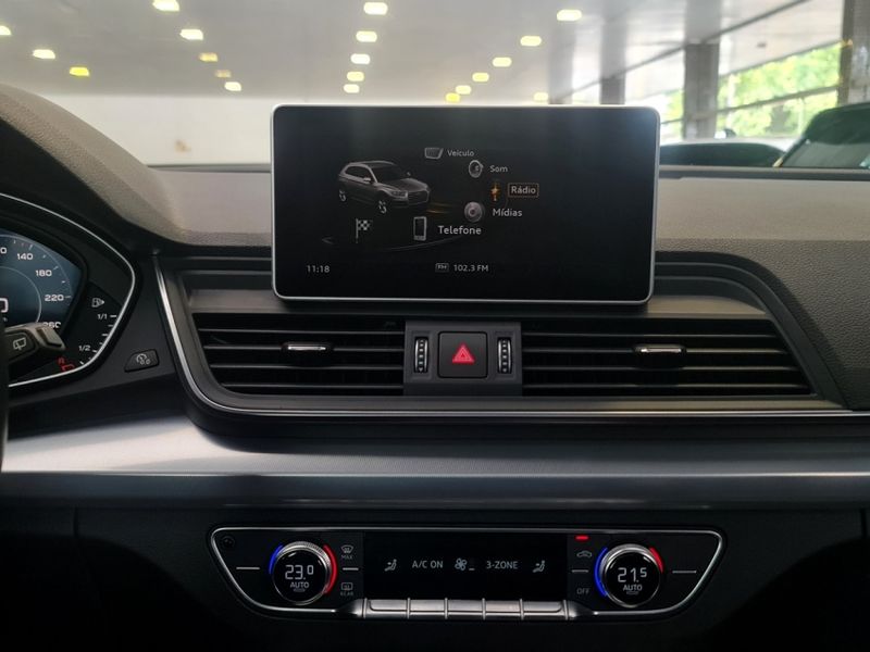 Audi Q5 2.0 TFSI GASOLINA PRESTIGE PLUS S TRONIC 2019/2019 CARRO DEZ NOVO HAMBURGO / Carros no Vale