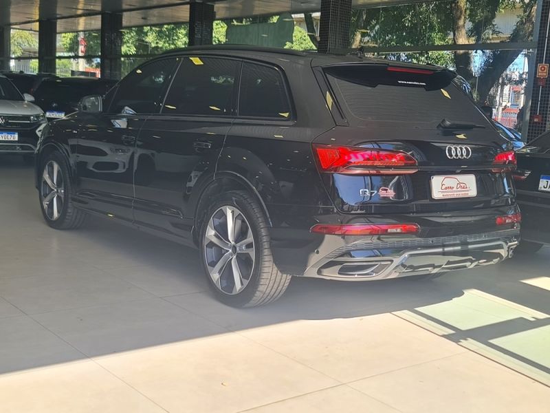 Audi Q7 3.0 55 TFSI GASOLINA PERFORMANCE BLACK QUATTRO TIPTRONIC 2023/2023 CARRO DEZ NOVO HAMBURGO / Carros no Vale