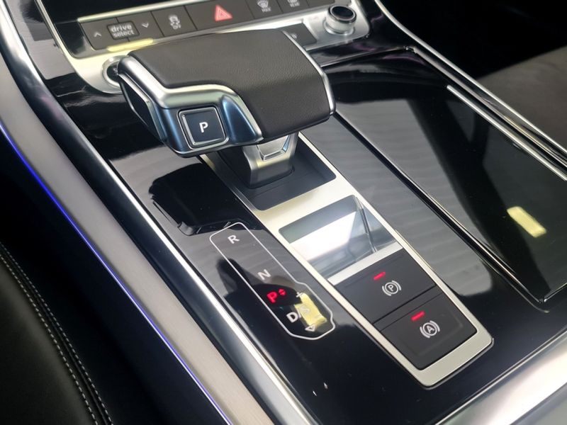 Audi Q7 3.0 55 TFSI GASOLINA PERFORMANCE BLACK QUATTRO TIPTRONIC 2023/2023 CARRO DEZ NOVO HAMBURGO / Carros no Vale