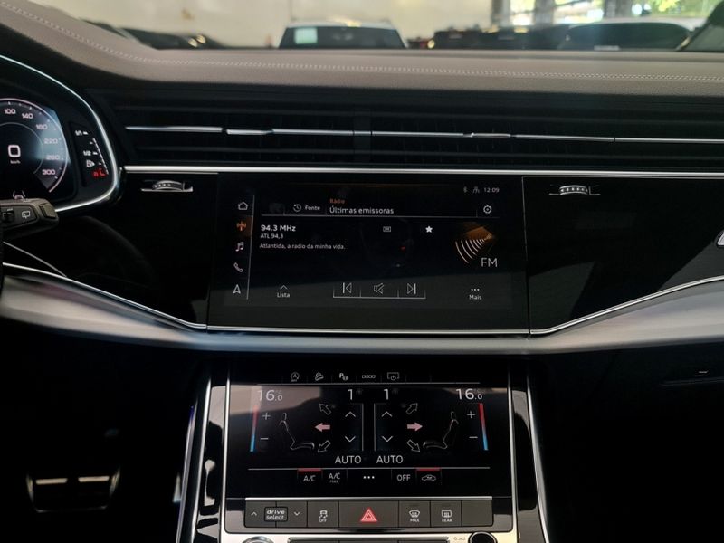 Audi Q7 3.0 55 TFSI GASOLINA PERFORMANCE BLACK QUATTRO TIPTRONIC 2023/2023 CARRO DEZ NOVO HAMBURGO / Carros no Vale