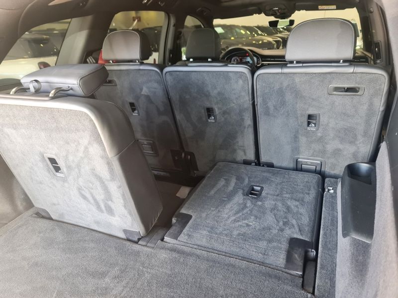 Audi Q7 3.0 55 TFSI GASOLINA PERFORMANCE BLACK QUATTRO TIPTRONIC 2023/2023 CARRO DEZ NOVO HAMBURGO / Carros no Vale
