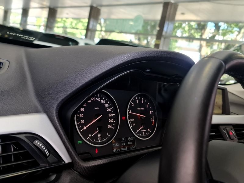 BMW X1 2.0 16V TURBO ACTIVEFLEX SDRIVE20I 4P AUTOMÁTICO 2016/2016 CARRO DEZ NOVO HAMBURGO / Carros no Vale