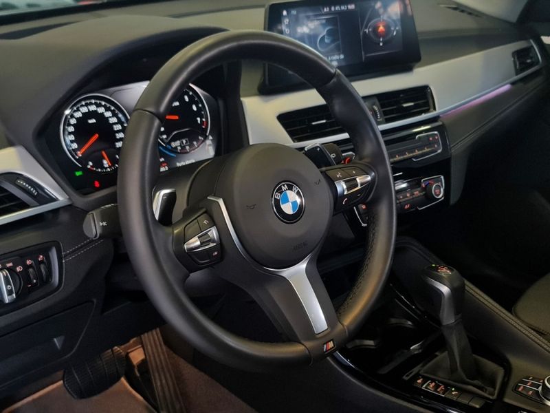 BMW X1 2.0 16V TURBO ACTIVEFLEX SDRIVE20I X-LINE PLUS 4P AUTOMÁTICO 2022/2022 CARRO DEZ NOVO HAMBURGO / Carros no Vale