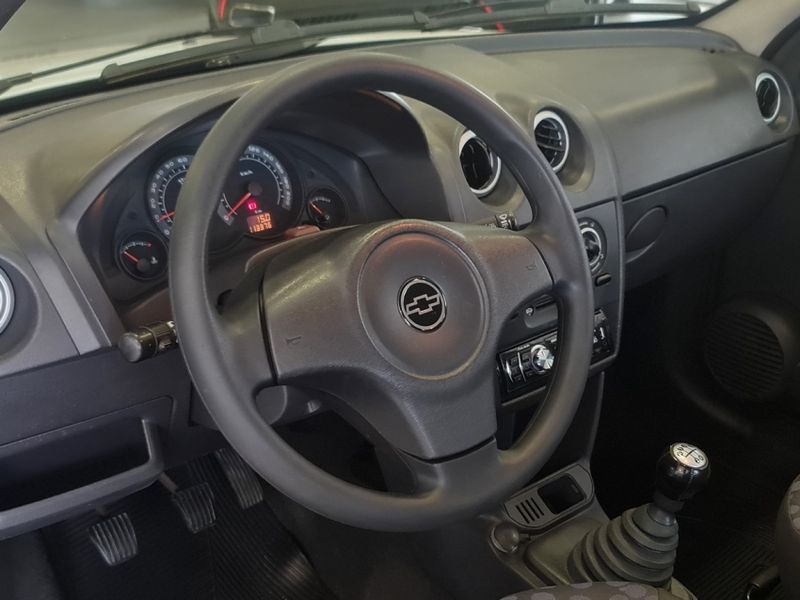 Chevrolet PRISMA 1.4 MPFI JOY 8V FLEX 4P MANUAL 2009/2010 CARRO DEZ NOVO HAMBURGO / Carros no Vale