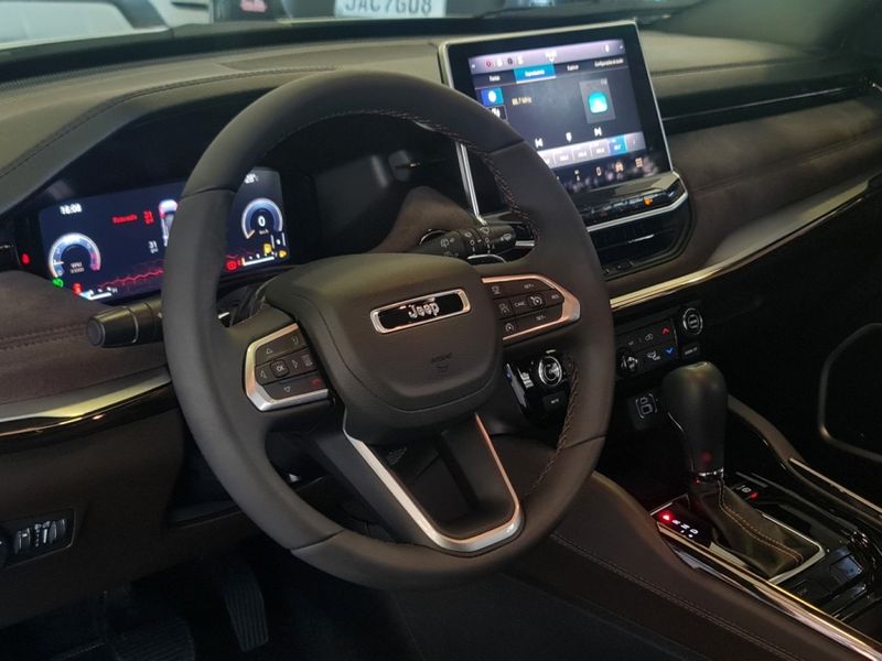 JEEP COMMANDER 1.3 T270 TURBO FLEX OVERLAND AT6 2022/2023 CARRO DEZ NOVO HAMBURGO / Carros no Vale