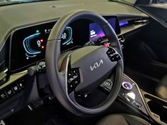 KIA NIRO 1.6 GDI HEV SX PRESTIGE DCT 2022/2023 CARRO DEZ NOVO HAMBURGO / Carros no Vale