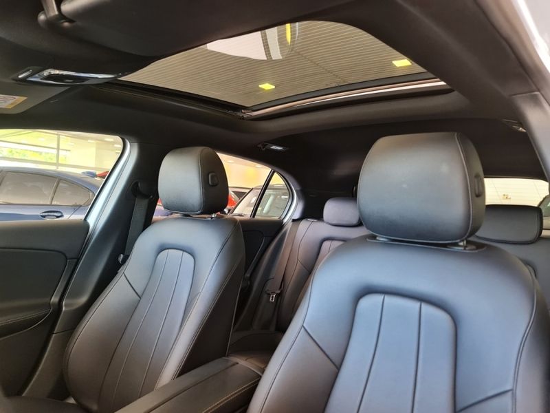 Mercedes-Benz A 250 2.0 CGI GASOLINA SPORT 7G-DCT 2018/2019 CARRO DEZ NOVO HAMBURGO / Carros no Vale