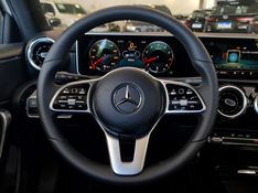 Mercedes-Benz A 250 2.0 CGI GASOLINA SPORT 7G-DCT 2018/2019 CARRO DEZ NOVO HAMBURGO / Carros no Vale
