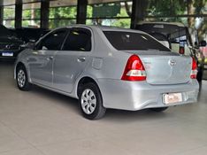 Toyota ETIOS 1.5 XS SEDAN 16V FLEX 4P MANUAL 2017/2018 CARRO DEZ NOVO HAMBURGO / Carros no Vale
