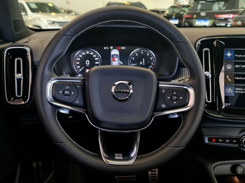 Volvo XC40 2.0 T5 GASOLINA R-DESIGN AWD GEARTRONIC 2019/2020 CARRO DEZ NOVO HAMBURGO / Carros no Vale
