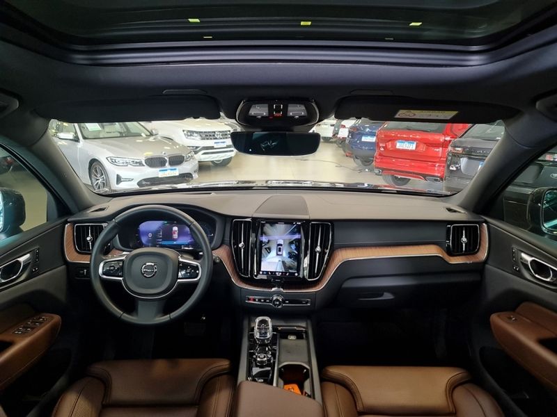 Volvo XC60 2.0 T8 HYBRID INSCRIPTION AWD GEARTRONIC 2021/2022 CARRO DEZ NOVO HAMBURGO / Carros no Vale