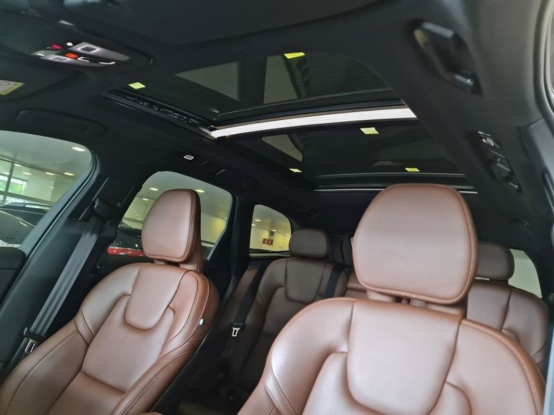 Volvo XC60 2.0 T8 HYBRID INSCRIPTION AWD GEARTRONIC 2021/2022 CARRO DEZ NOVO HAMBURGO / Carros no Vale