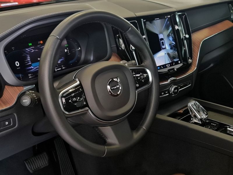 Volvo XC60 2.0 T8 HYBRID INSCRIPTION AWD GEARTRONIC 2021/2022 CARRO DEZ NOVO HAMBURGO / Carros no Vale