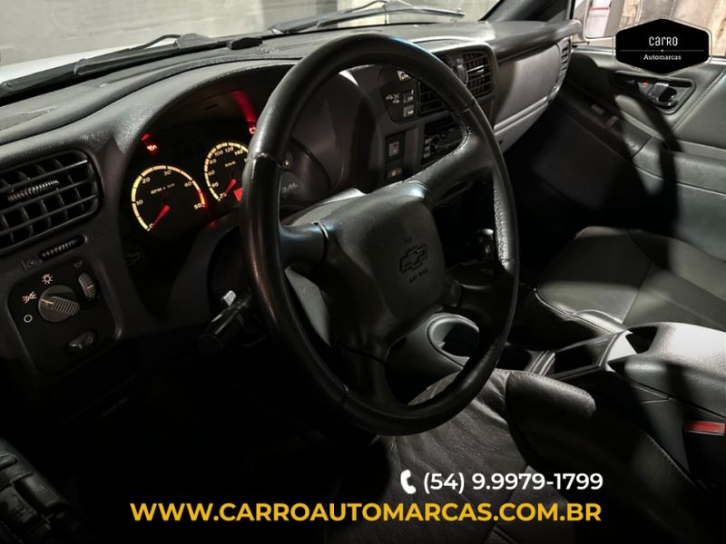 Chevrolet BLAZER 2.8 4X4 8V TURBO INTERCOOLER DIESEL 4P MANUAL 2005/2005 CARRO AUTOMARCAS CAXIAS DO SUL / Carros no Vale