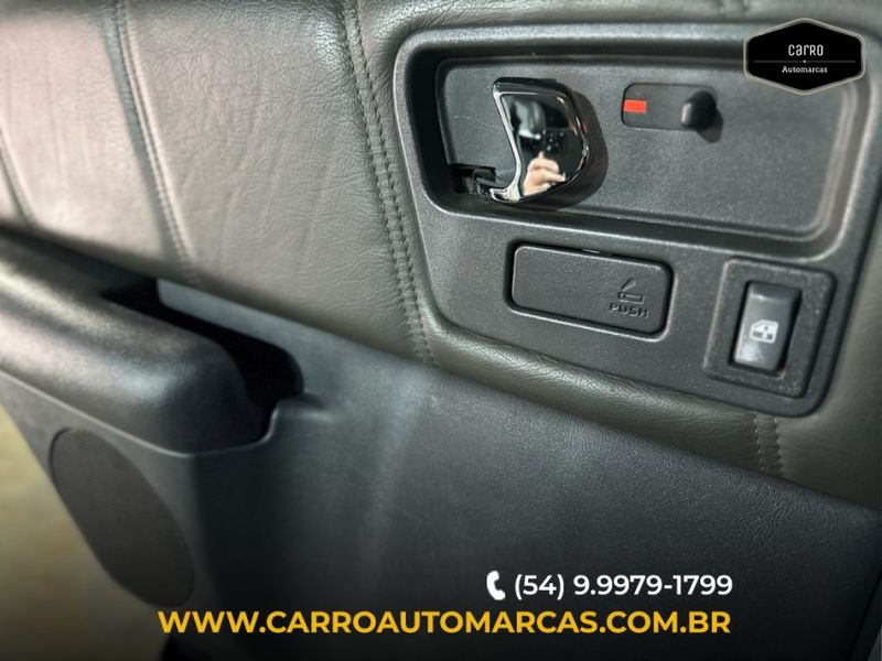 Chevrolet BLAZER 2.8 4X4 8V TURBO INTERCOOLER DIESEL 4P MANUAL 2005/2005 CARRO AUTOMARCAS CAXIAS DO SUL / Carros no Vale