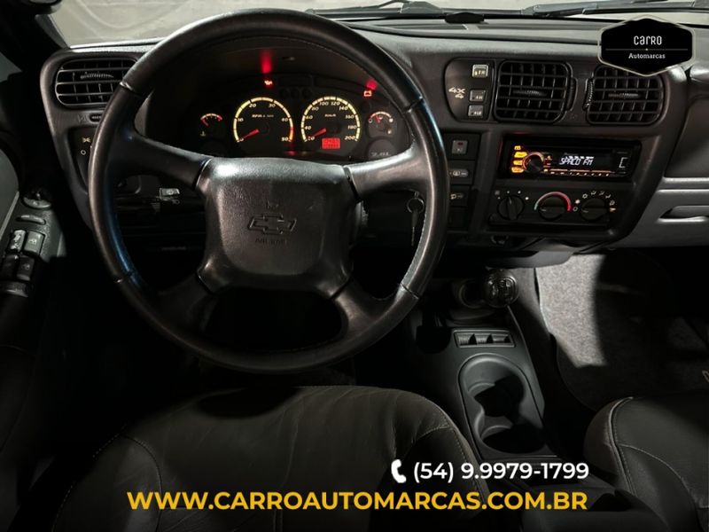 Chevrolet BLAZER 2.8 4X4 8V TURBO INTERCOOLER DIESEL 4P MANUAL 2005/2005 CARRO AUTOMARCAS CAXIAS DO SUL / Carros no Vale