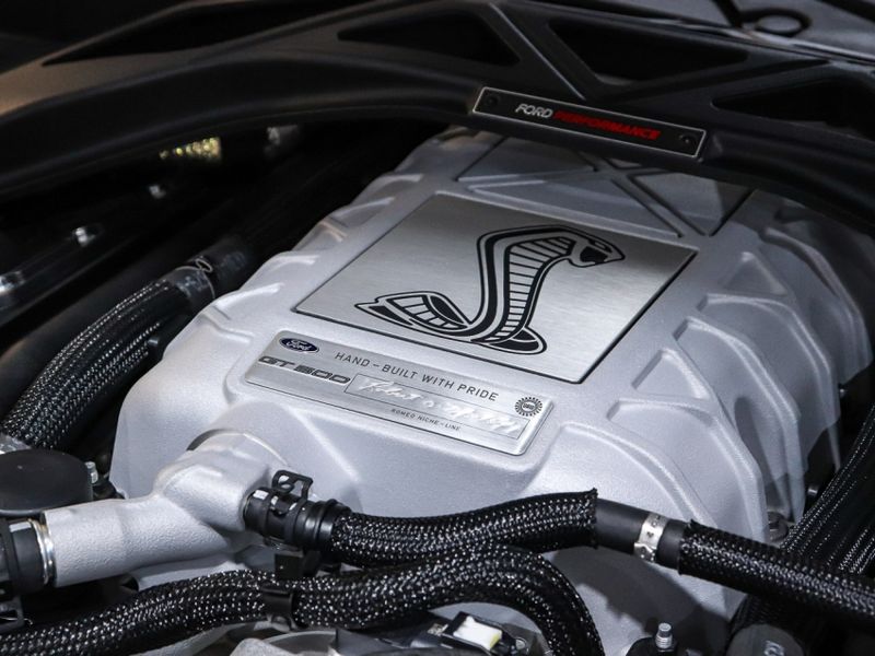 Ford MUSTANG 5.2 V8 SUPERCHARGER GASOLINA SHELBY GT 500 DCT 2021/2021 VIA BELLA VEÍCULOS ESPECIAIS CAXIAS DO SUL / Carros no Vale