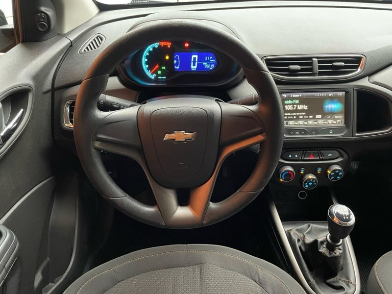 Chevrolet ONIX 1.4 MPFI LTZ 8V FLEX 4P MANUAL 2013/2014 VINTAGE VEÍCULOS CAXIAS DO SUL / Carros no Vale