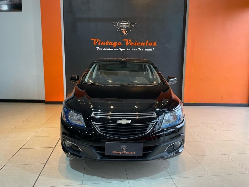 Chevrolet ONIX 1.4 MPFI LTZ 8V FLEX 4P MANUAL 2013/2014 VINTAGE VEÍCULOS CAXIAS DO SUL / Carros no Vale