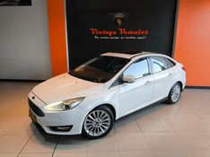 Ford FOCUS 2.0 TITANIUM PLUS FASTBACK 16V FLEX 4P POWERSHIFT 2016/2017 VINTAGE VEÍCULOS CAXIAS DO SUL / Carros no Vale