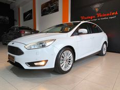 Ford FOCUS 2.0 TITANIUM PLUS FASTBACK 16V FLEX 4P POWERSHIFT 2016/2017 VINTAGE VEÍCULOS CAXIAS DO SUL / Carros no Vale