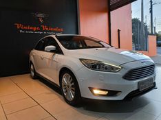 Ford FOCUS 2.0 TITANIUM PLUS FASTBACK 16V FLEX 4P POWERSHIFT 2016/2017 VINTAGE VEÍCULOS CAXIAS DO SUL / Carros no Vale