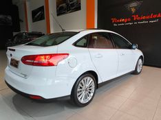Ford FOCUS 2.0 TITANIUM PLUS FASTBACK 16V FLEX 4P POWERSHIFT 2016/2017 VINTAGE VEÍCULOS CAXIAS DO SUL / Carros no Vale
