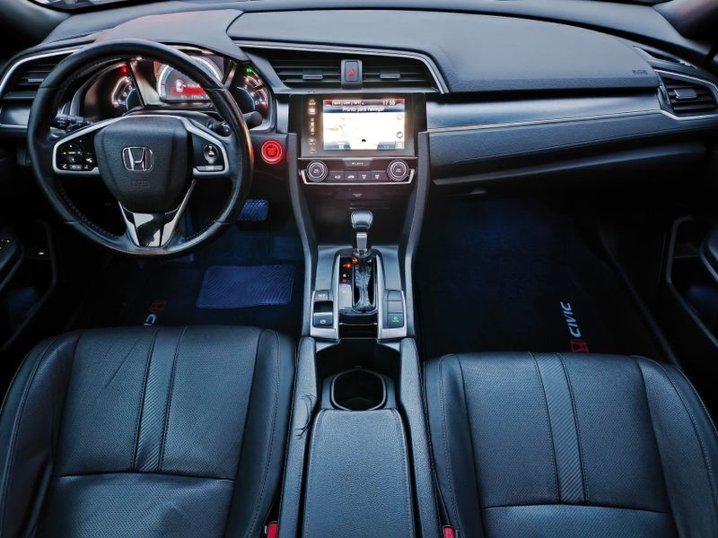 Honda CIVIC 1.5 16V TURBO GASOLINA TOURING 4P CVT 2018/2018 VINTAGE VEÍCULOS CAXIAS DO SUL / Carros no Vale