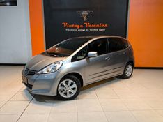 Honda FIT 1.4 LX 16V FLEX 4P AUTOMÁTICO 2014/2014 VINTAGE VEÍCULOS CAXIAS DO SUL / Carros no Vale