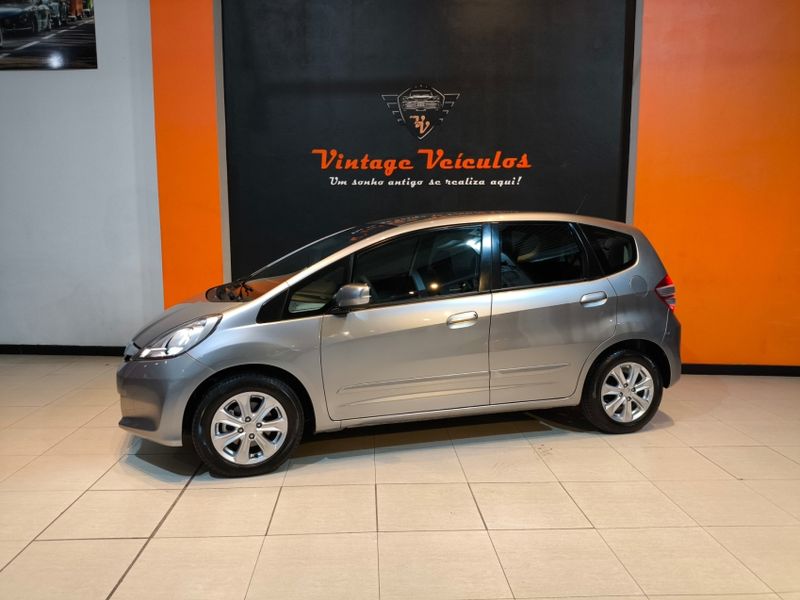 Honda FIT 1.4 LX 16V FLEX 4P AUTOMÁTICO 2014/2014 VINTAGE VEÍCULOS CAXIAS DO SUL / Carros no Vale