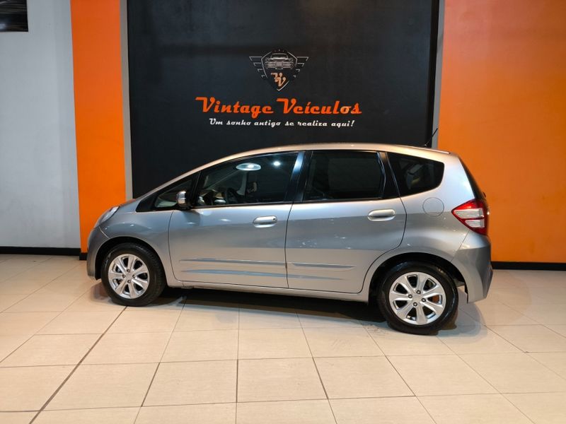 Honda FIT 1.4 LX 16V FLEX 4P AUTOMÁTICO 2014/2014 VINTAGE VEÍCULOS CAXIAS DO SUL / Carros no Vale