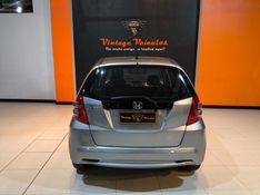 Honda FIT 1.4 LX 16V FLEX 4P AUTOMÁTICO 2014/2014 VINTAGE VEÍCULOS CAXIAS DO SUL / Carros no Vale