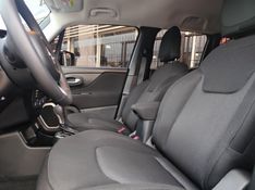 JEEP RENEGADE 1.8 16V FLEX 4P AUTOMÁTICO 2020/2021 VINTAGE VEÍCULOS CAXIAS DO SUL / Carros no Vale