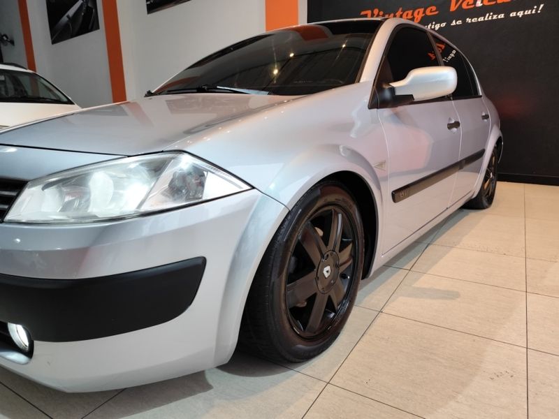Renault MEGANE 1.6 EXPRESSION 16V FLEX 4P MANUAL 2007/2008 VINTAGE VEÍCULOS CAXIAS DO SUL / Carros no Vale